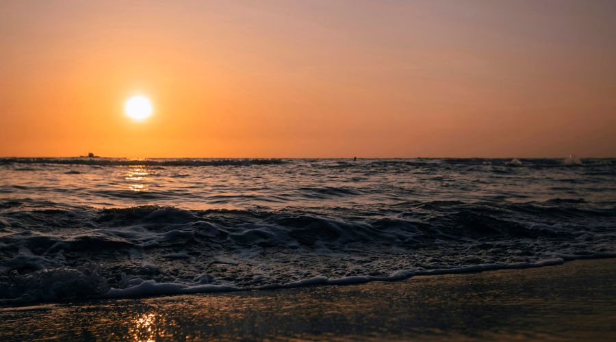 Beach Photography with sun in contrast